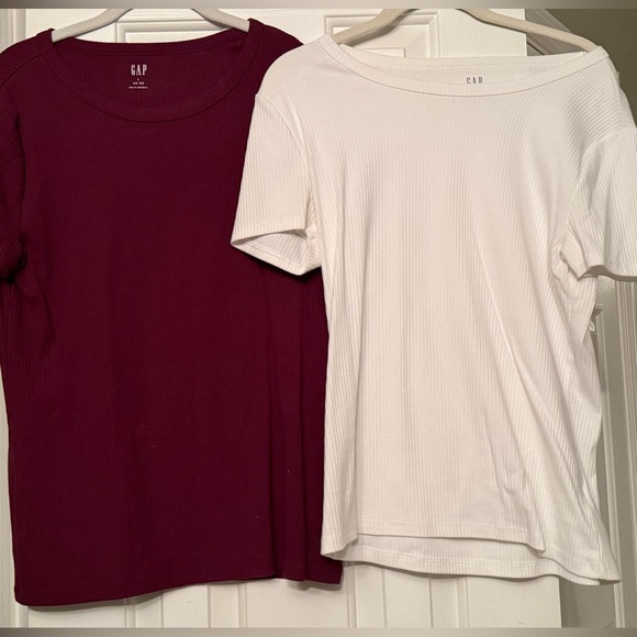 GAP Tops - Gap Short Sleeve Ribbed  Crewneck T Shirt Bundle Of 2 Women’s Size Large